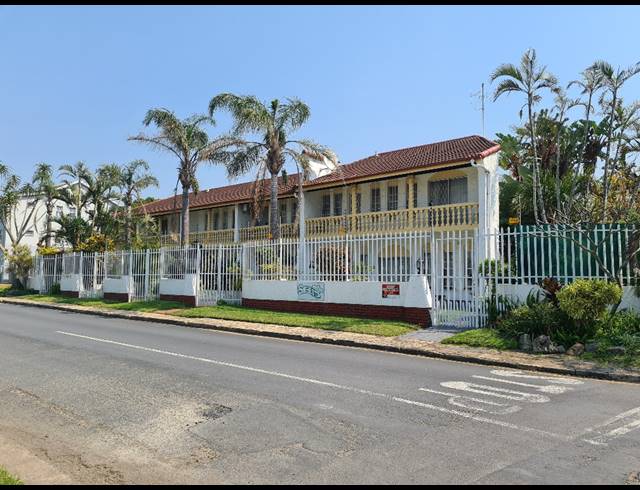 3 BEDROOM TOWNHOUSE FOR SALE IN MANABA BEACH